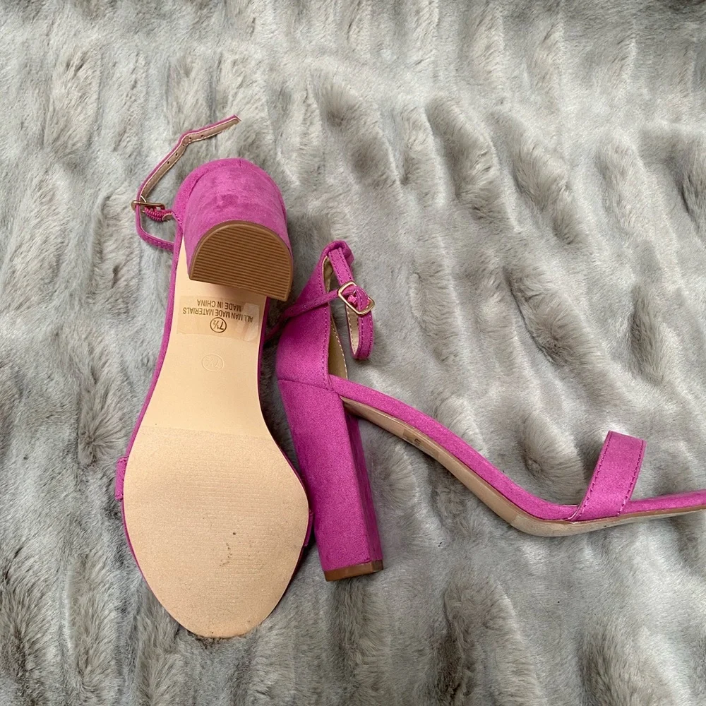 ✨HOST PICK✨ Lulus Taylor Fuchsia Suede Ankle Strap Heels size 7.5 - Picture 4 of 7